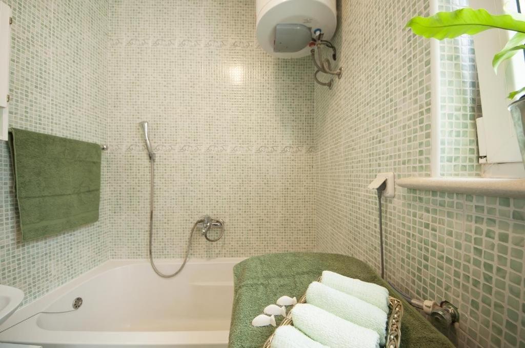 Apartments Kalajzic Pucisca Bagian luar foto