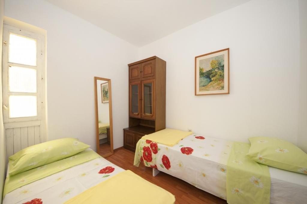 Apartments Kalajzic Pucisca Bagian luar foto