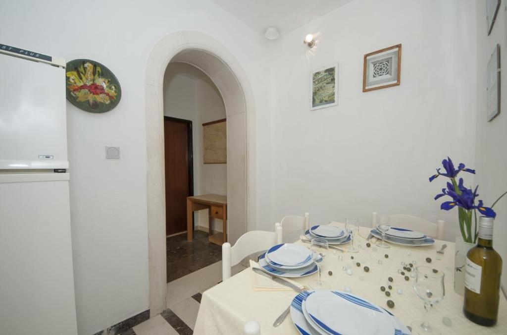 Apartments Kalajzic Pucisca Bagian luar foto