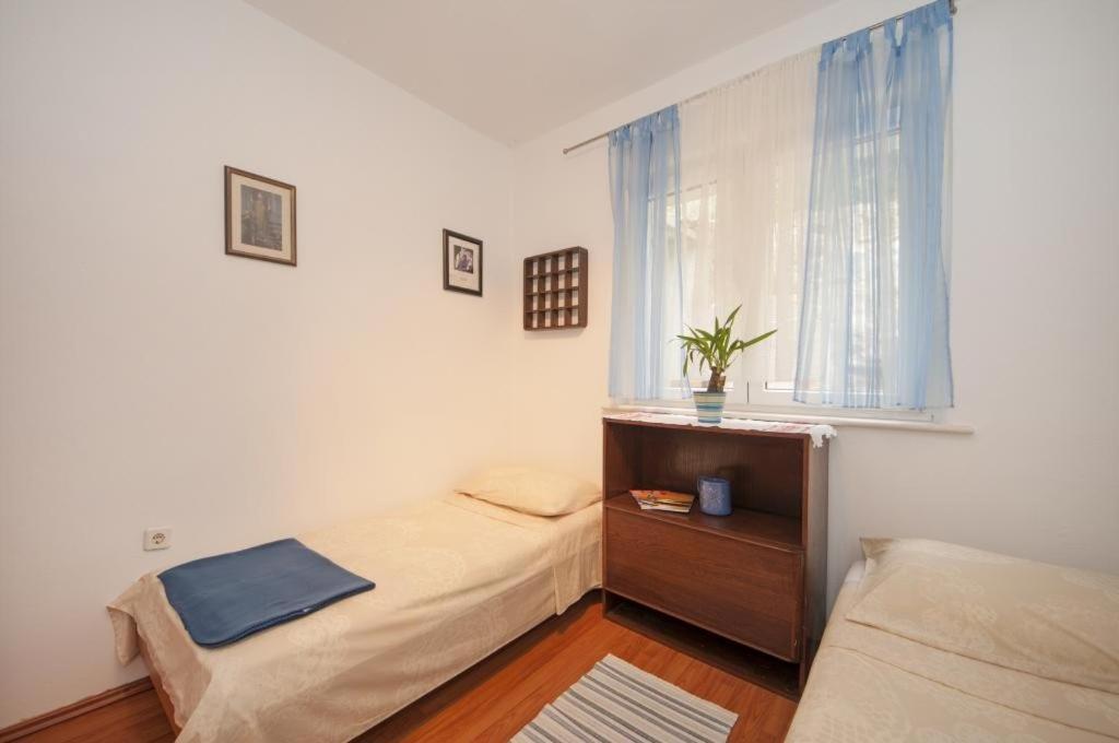Apartments Kalajzic Pucisca Bagian luar foto