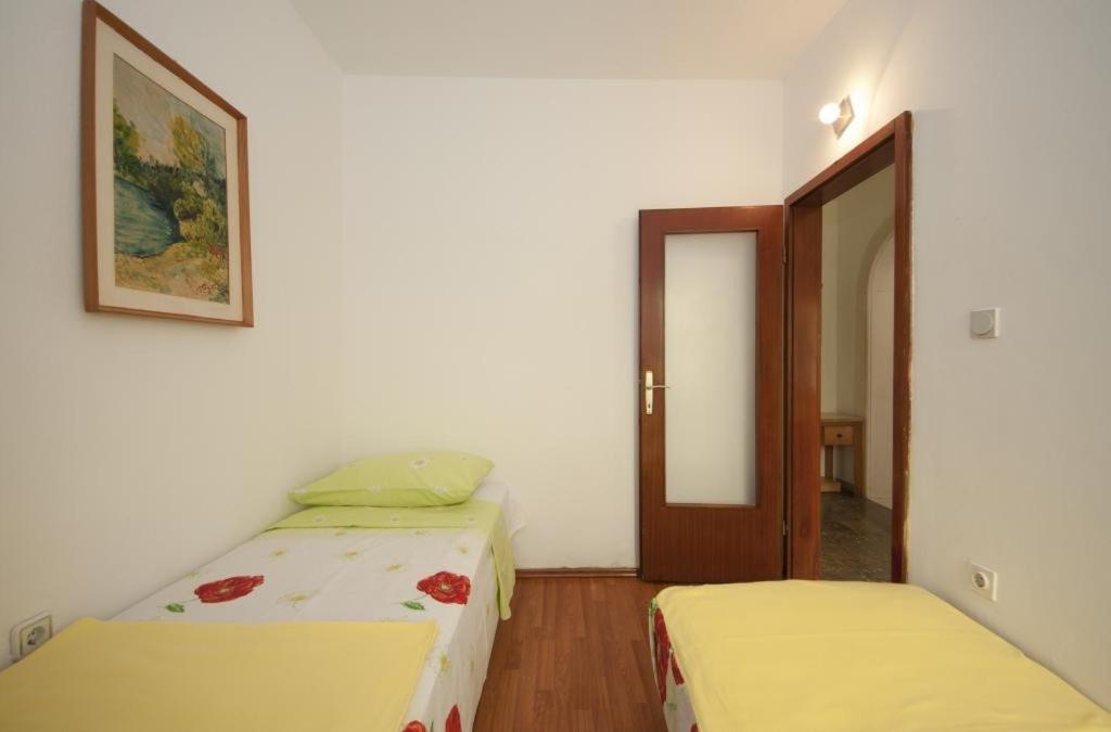 Apartments Kalajzic Pucisca Ruang foto