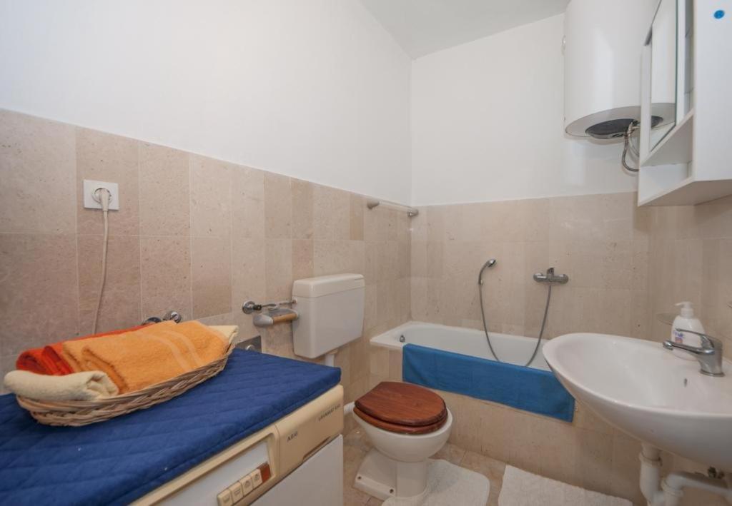 Apartments Kalajzic Pucisca Ruang foto